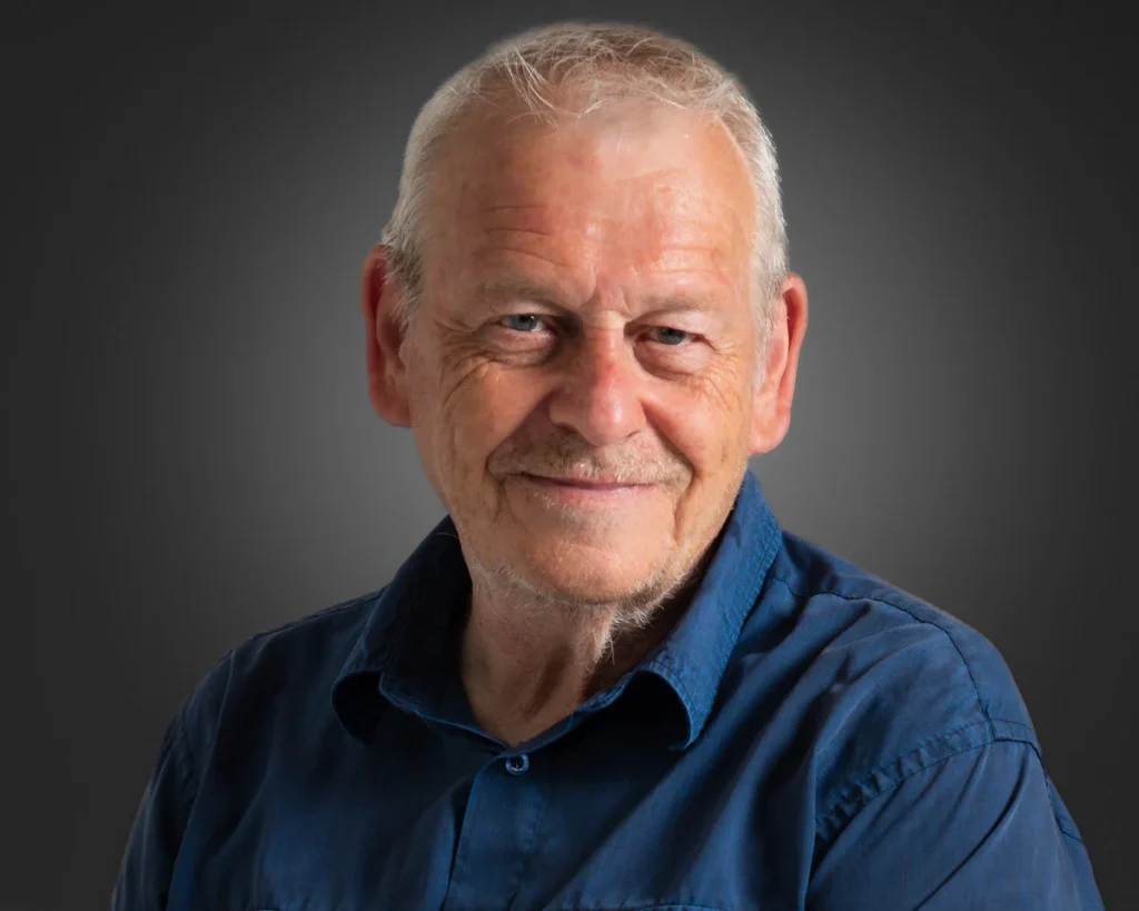 Dick Lloyd - Self Portrait - studio with grey background